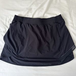 Lululemon Skort Size 18 in black